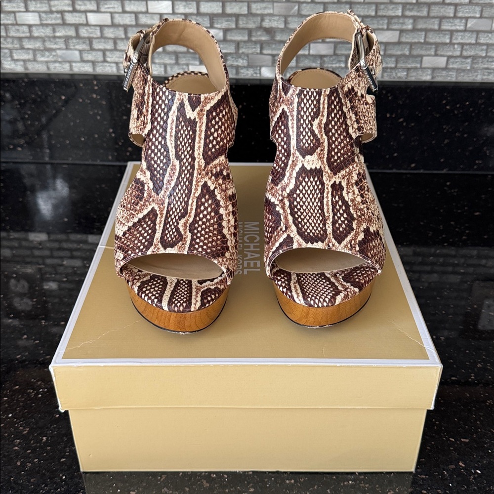 Michael Kors, Josephine wedge embossed, leather US 9 1/2 M 40F9JPHS1E